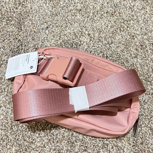 NWT Lululemon Everywhere Belt Bag “Pink Pastel (PNPA)” - Picture 2 of 7